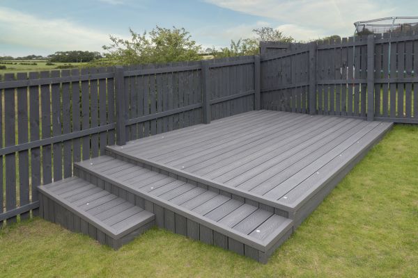 Cost of Vinyl Deck Construction in Hickory